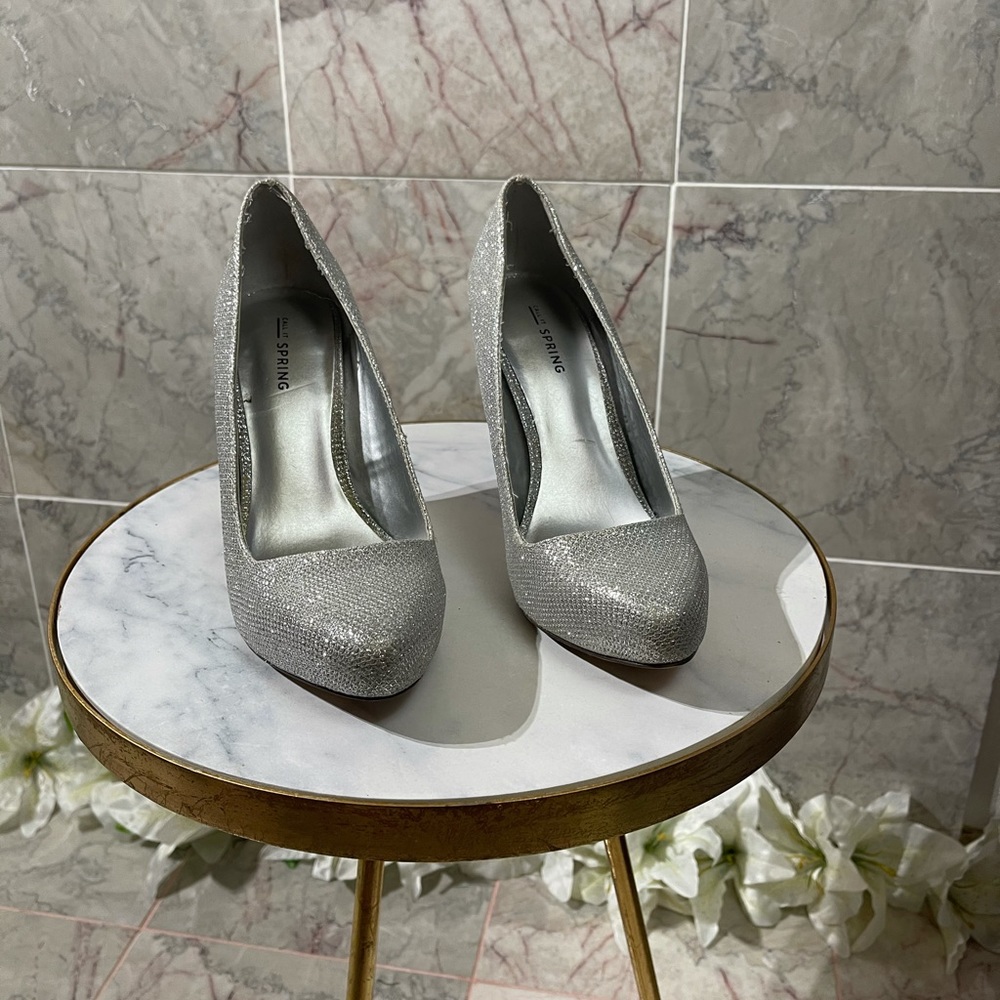 Beautiful heels size 9